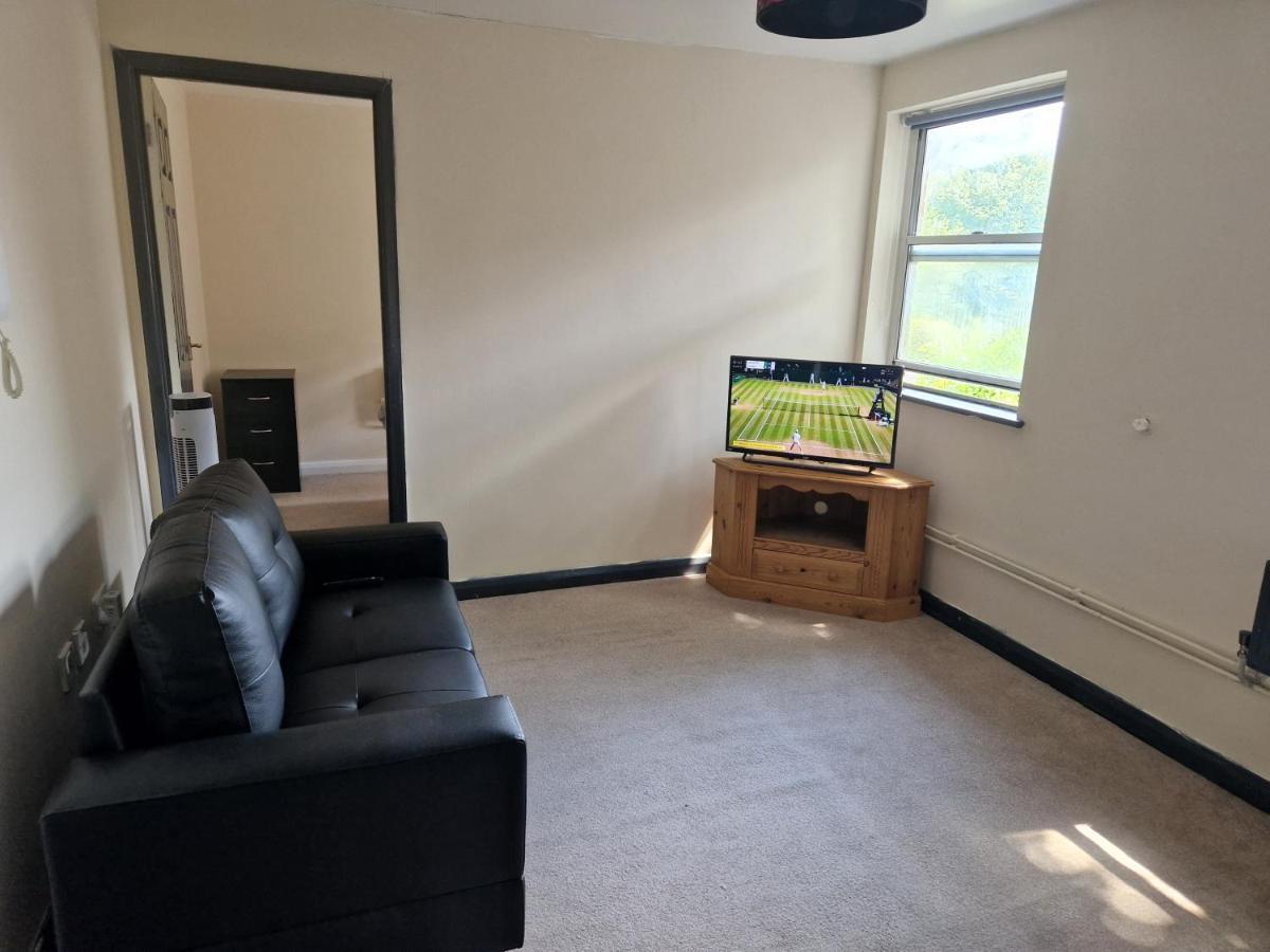 Maidstone Heights III - 1 Bedroom In Maidstone! Екстер'єр фото